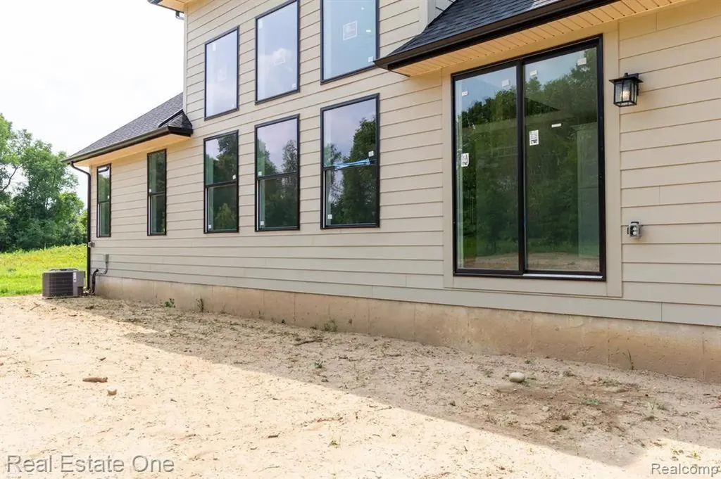 2910 Loon Drive Wixom City MI 48393