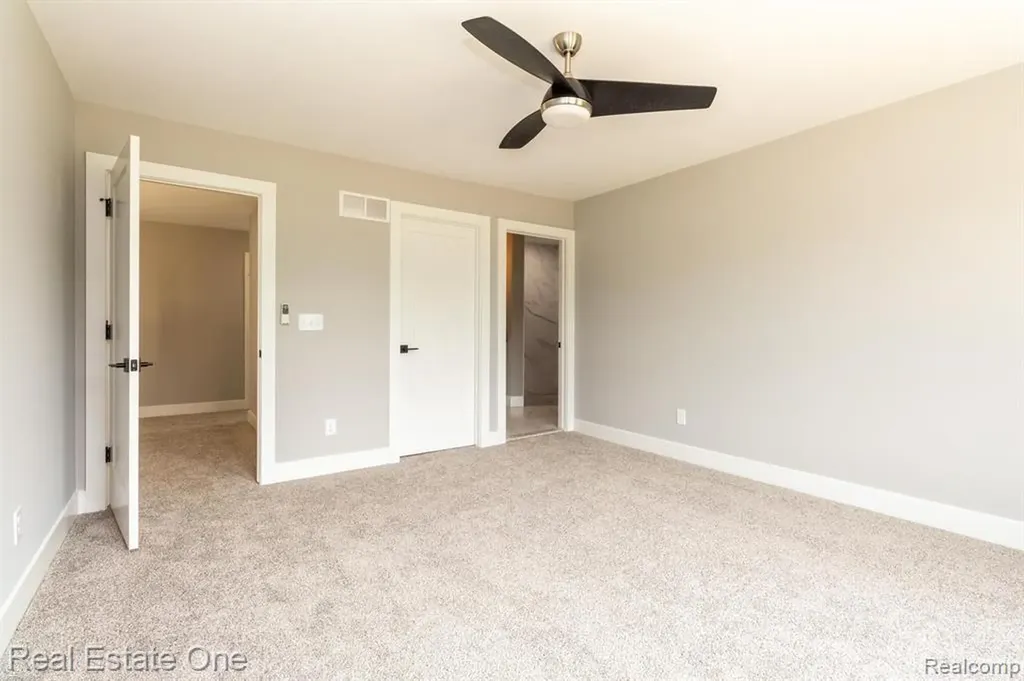 2910 Loon Drive Wixom City MI 48393