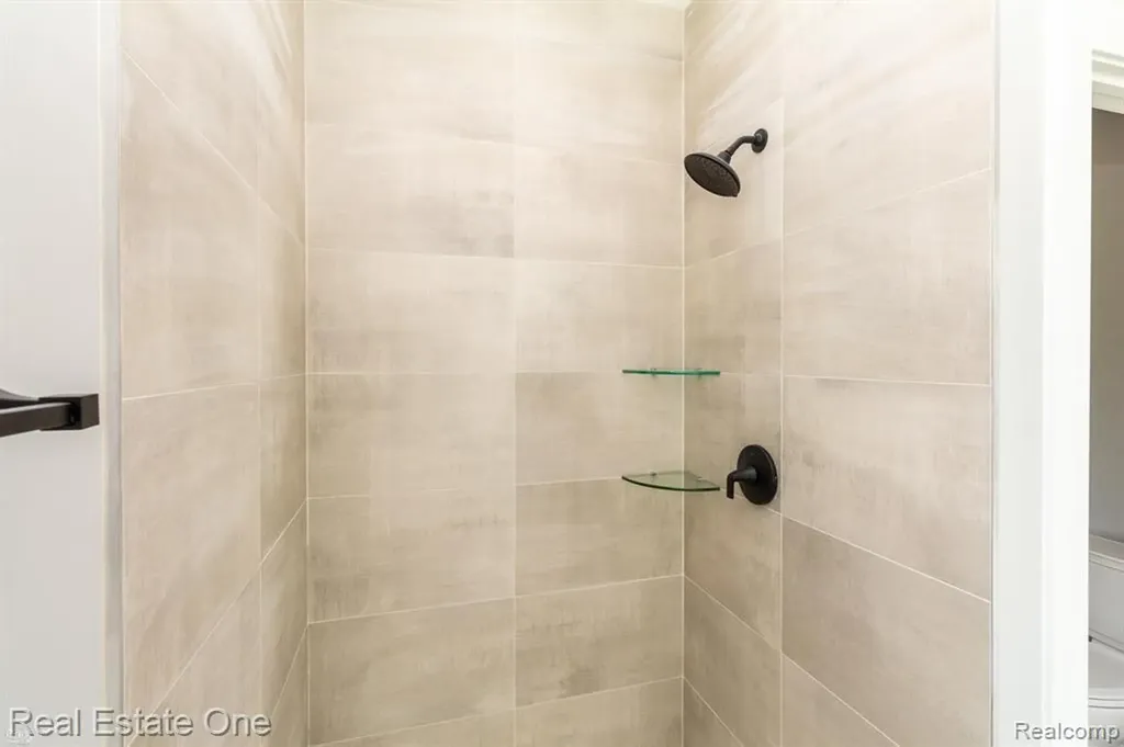 2910 Loon Drive Wixom City MI 48393
