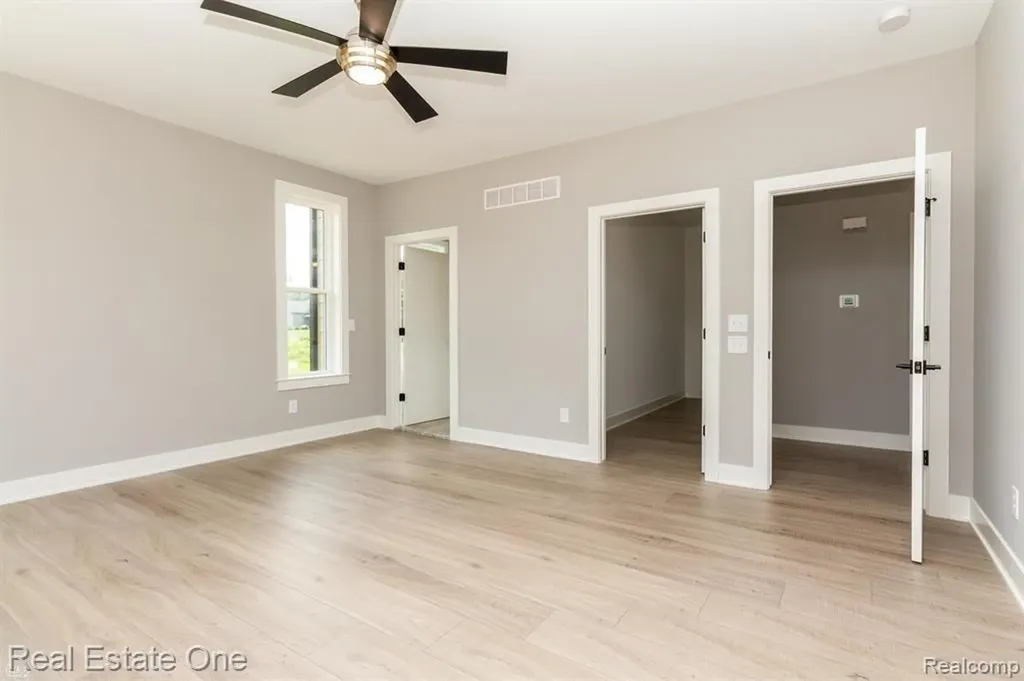 2910 Loon Drive Wixom City MI 48393