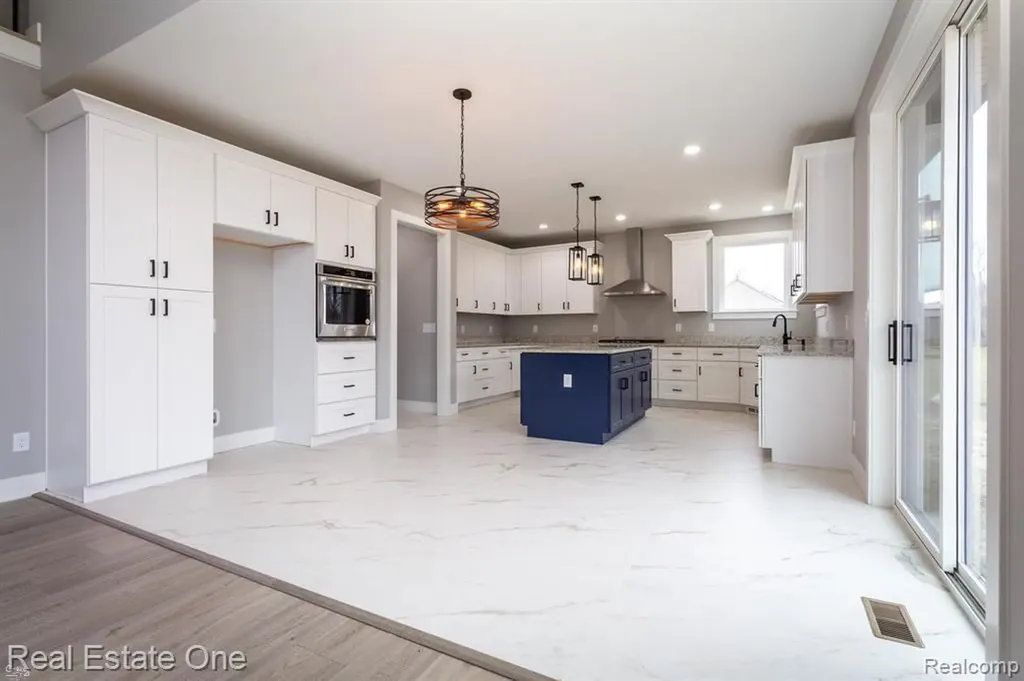 2910 Loon Drive Wixom City MI 48393