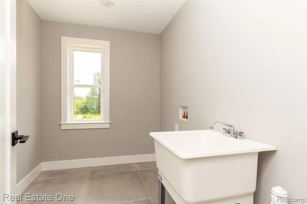 2910 Loon Drive Wixom City MI 48393
