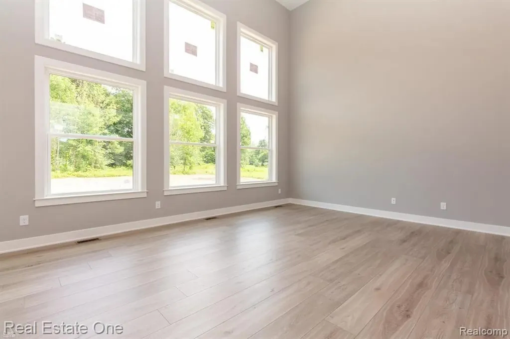 2910 Loon Drive Wixom City MI 48393