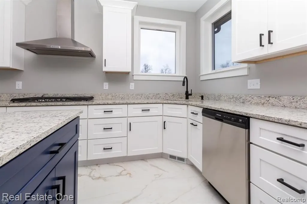 2910 Loon Drive Wixom City MI 48393