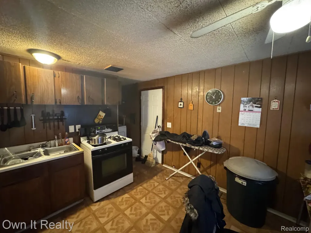 12920 E Canfield Street Detroit City MI 48215