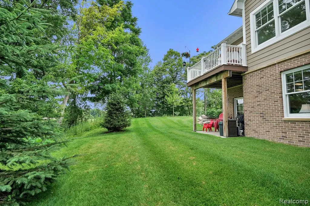 415 Baker Crossing Dexter City MI 48130