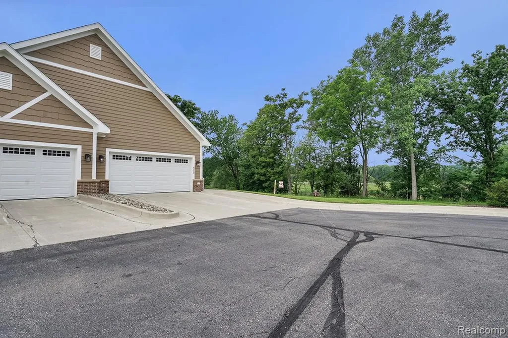 415 Baker Crossing Dexter City MI 48130