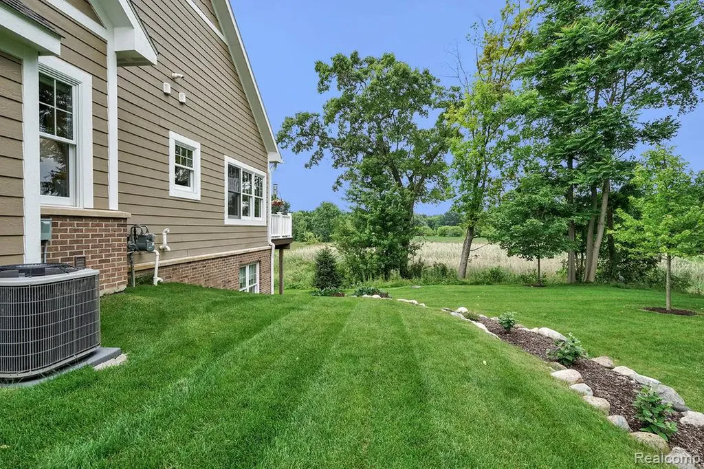 415 Baker Crossing Dexter City MI 48130