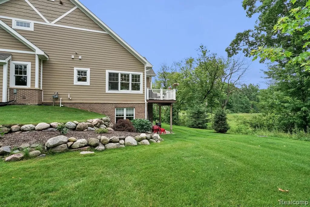 415 Baker Crossing Dexter City MI 48130