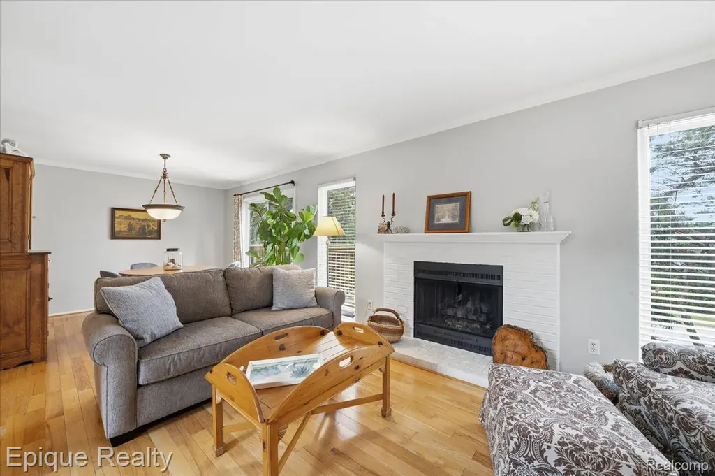 26 Kirks Court Rochester Hills City MI 48309
