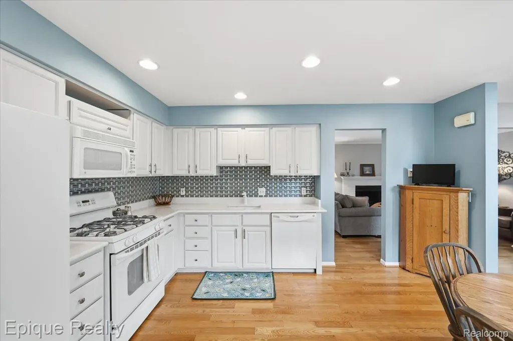 26 Kirks Court Rochester Hills City MI 48309