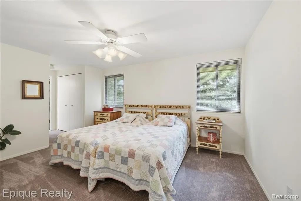 26 Kirks Court Rochester Hills City MI 48309