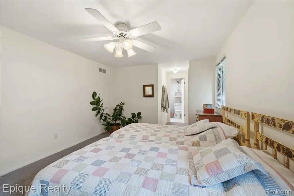 26 Kirks Court Rochester Hills City MI 48309