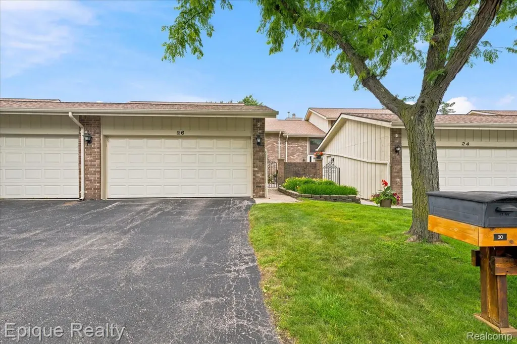 26 Kirks Court Rochester Hills City MI 48309
