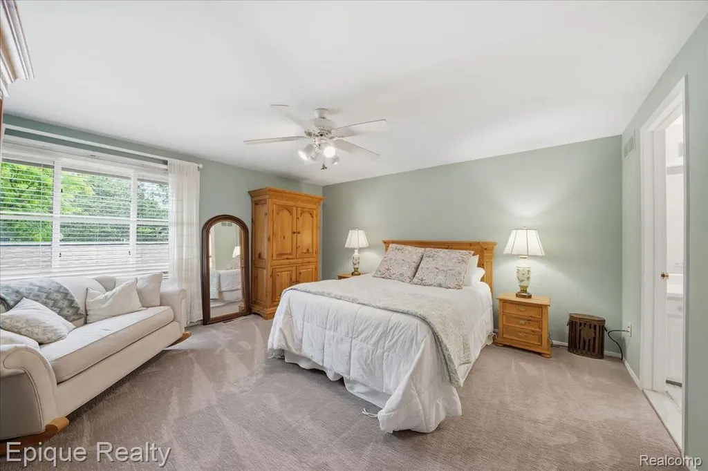 26 Kirks Court Rochester Hills City MI 48309