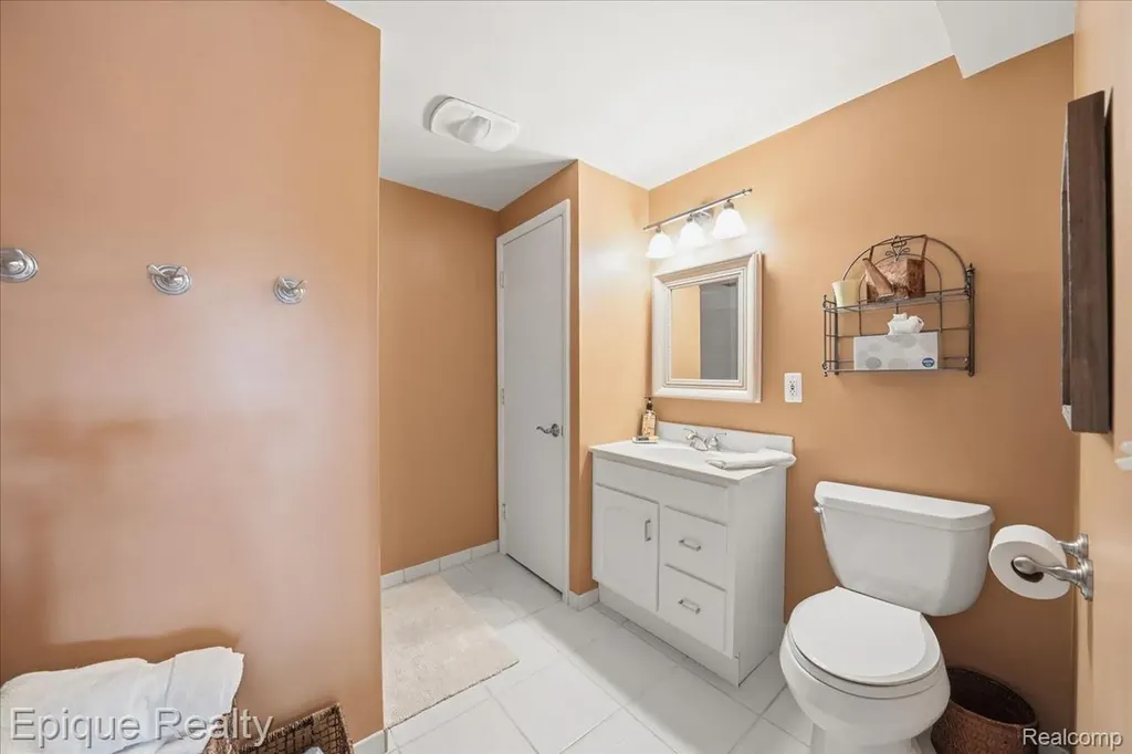 26 Kirks Court Rochester Hills City MI 48309