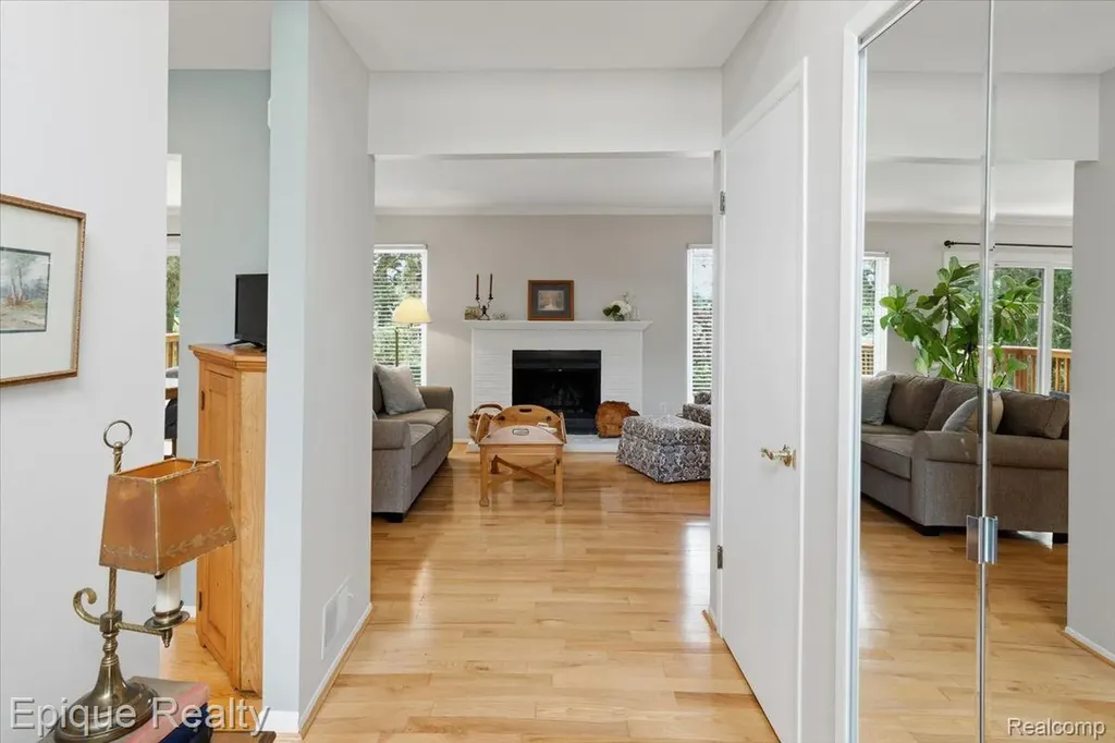 26 Kirks Court Rochester Hills City MI 48309