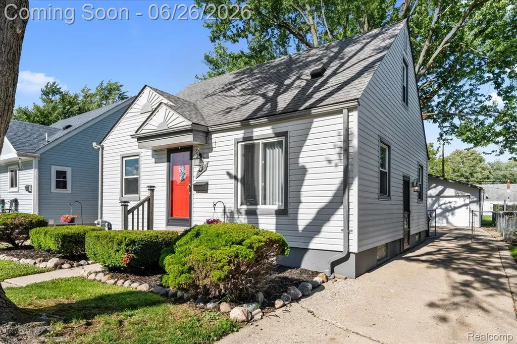 29710 Quinkert Street Roseville City MI 48066
