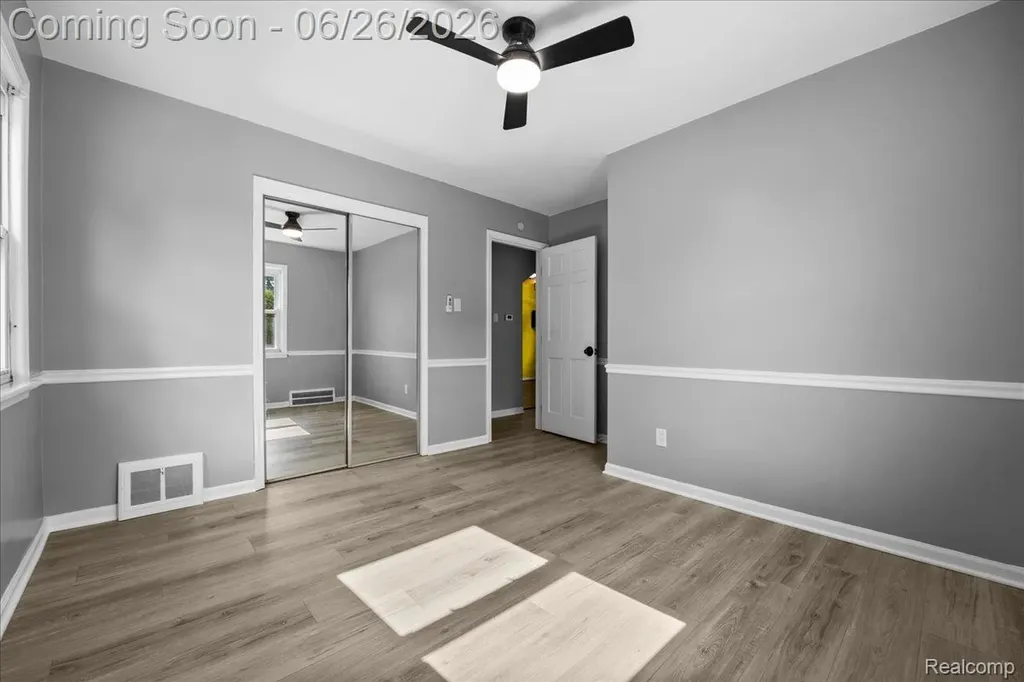 29710 Quinkert Street Roseville City MI 48066