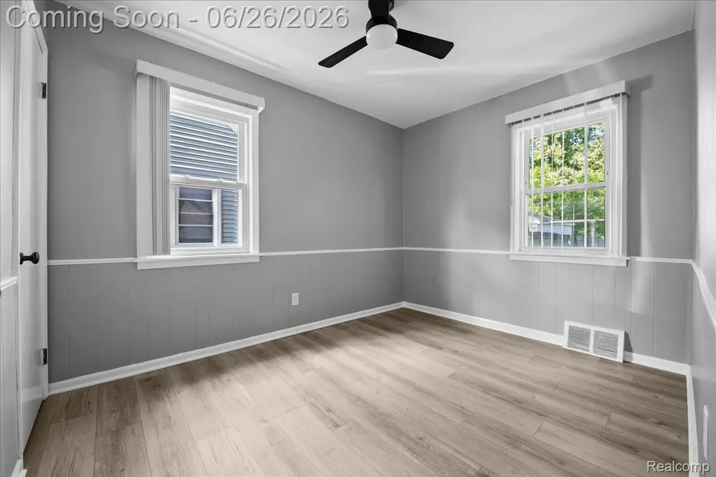 29710 Quinkert Street Roseville City MI 48066