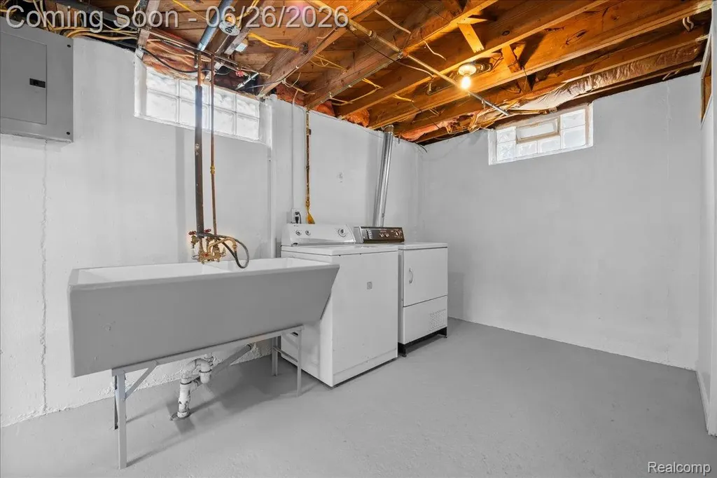 29710 Quinkert Street Roseville City MI 48066