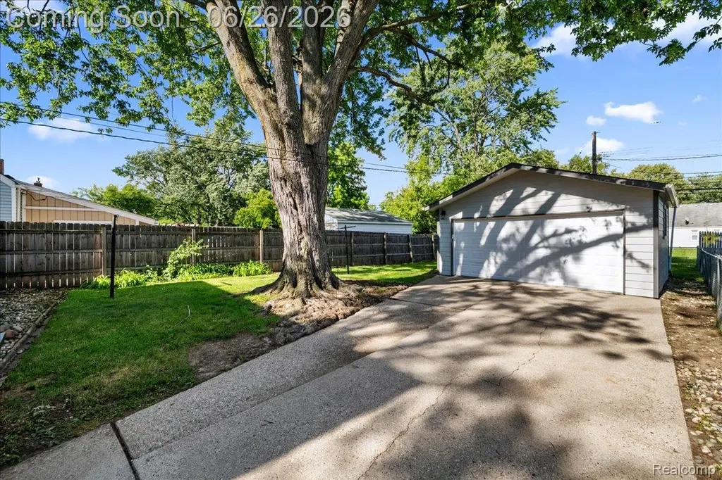 29710 Quinkert Street Roseville City MI 48066