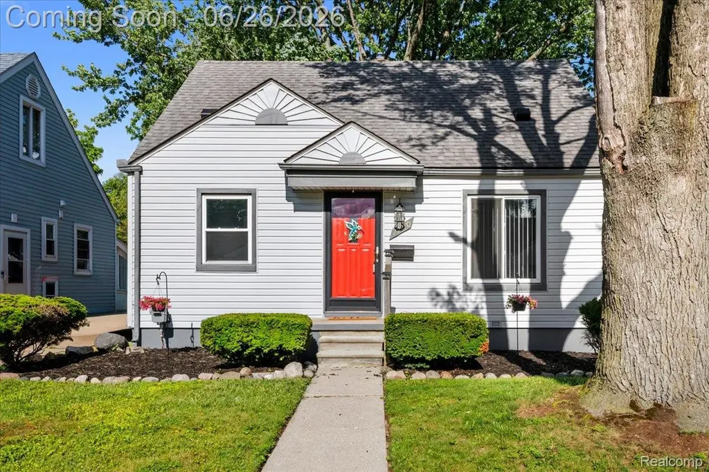29710 Quinkert Street Roseville City MI 48066