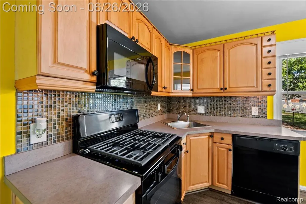 29710 Quinkert Street Roseville City MI 48066