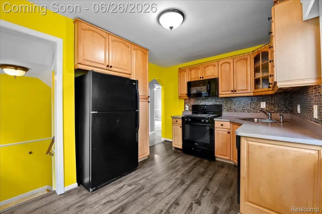 29710 Quinkert Street Roseville City MI 48066