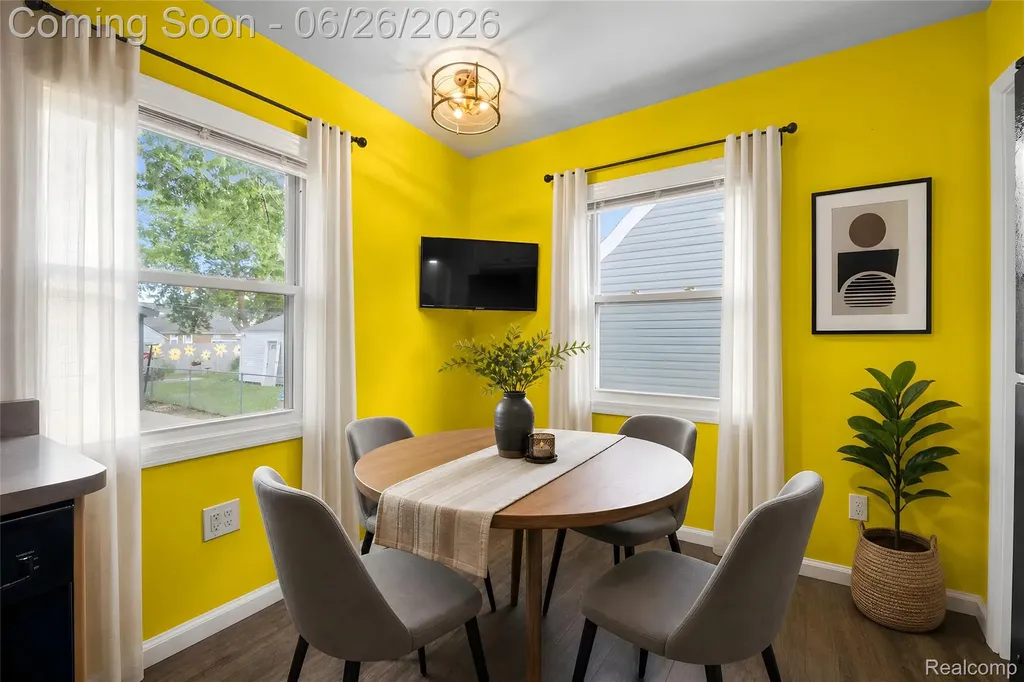 29710 Quinkert Street Roseville City MI 48066