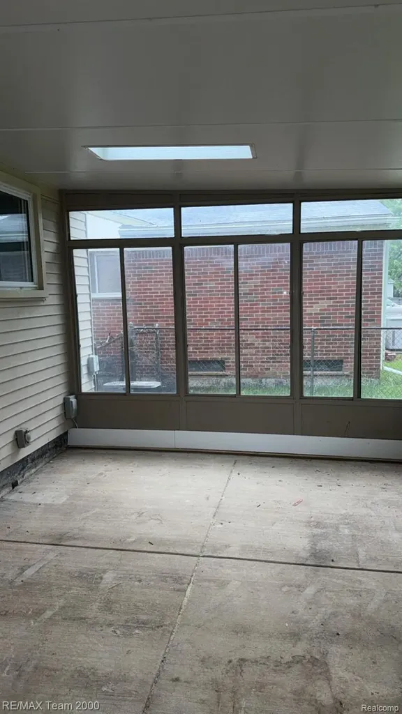 34881 Lynn Drive Romulus City MI 48174