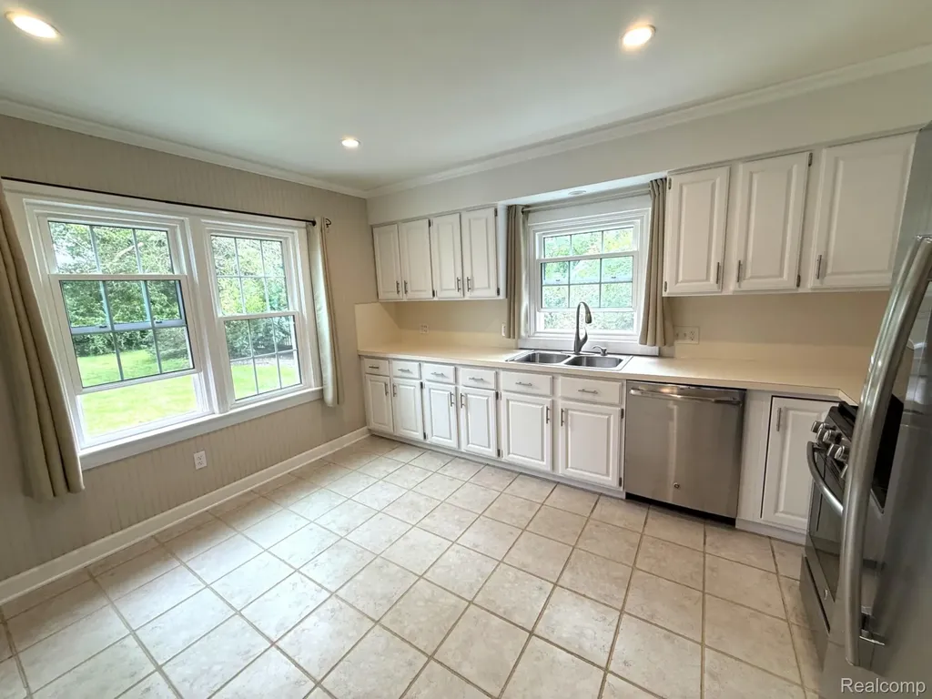 340 N Hagadorn Street South Lyon City MI 48178