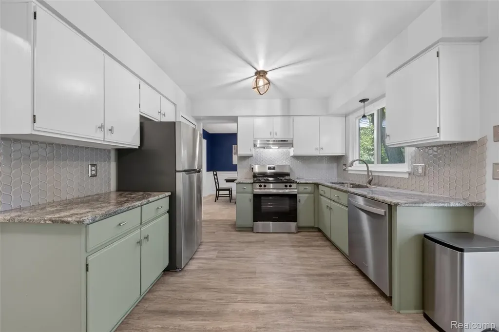 451 Lansdowne Drive Westland City MI 48185