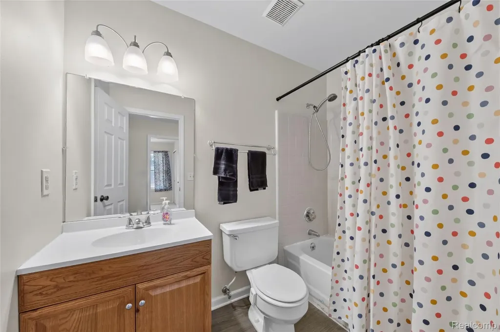 451 Lansdowne Drive Westland City MI 48185