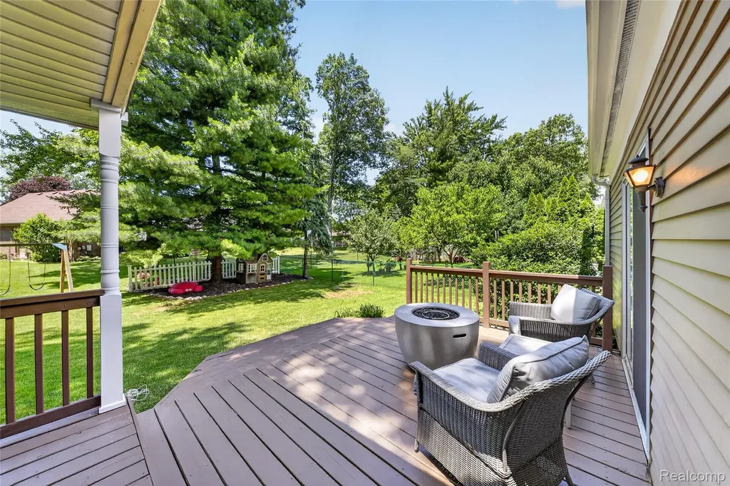 451 Lansdowne Drive Westland City MI 48185