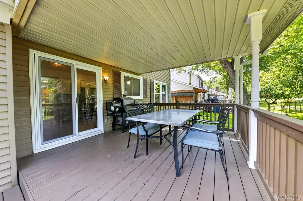 451 Lansdowne Drive Westland City MI 48185