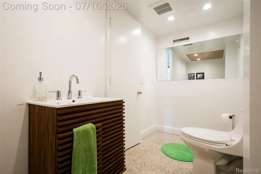 600 Middlesex Road Grosse Pointe Park City MI 48230