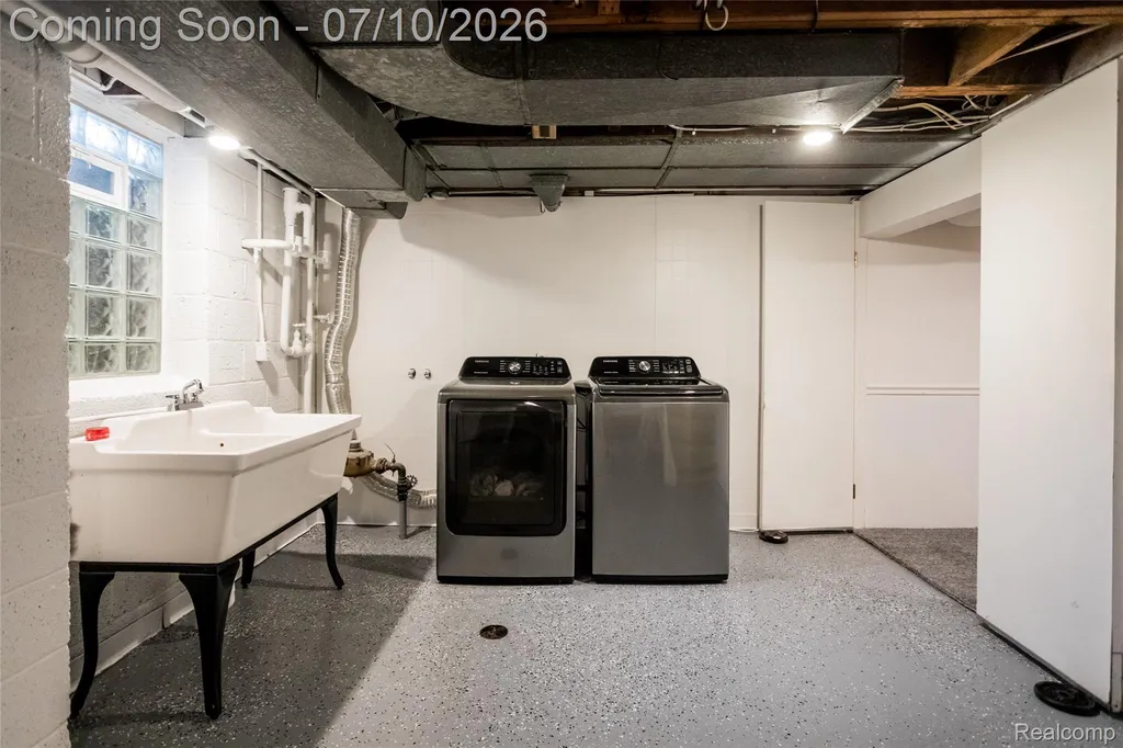 600 Middlesex Road Grosse Pointe Park City MI 48230