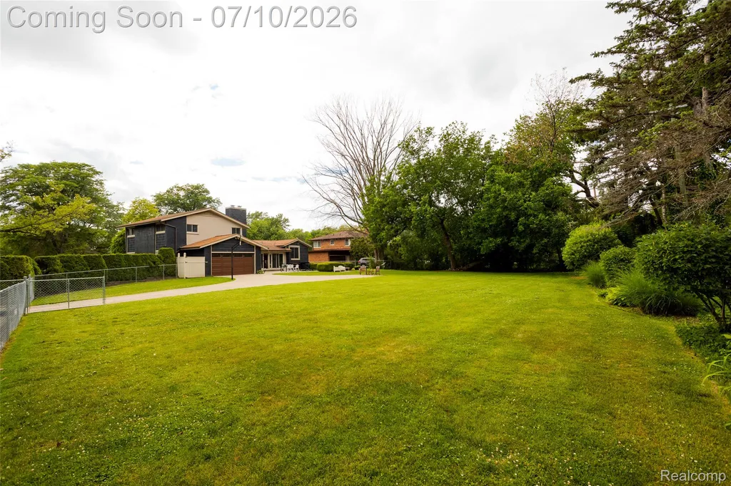600 Middlesex Road Grosse Pointe Park City MI 48230