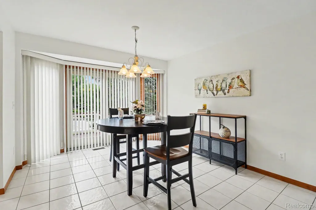 55206 Leonard Court Shelby Charter Township MI 48316