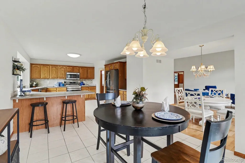 55206 Leonard Court Shelby Charter Township MI 48316