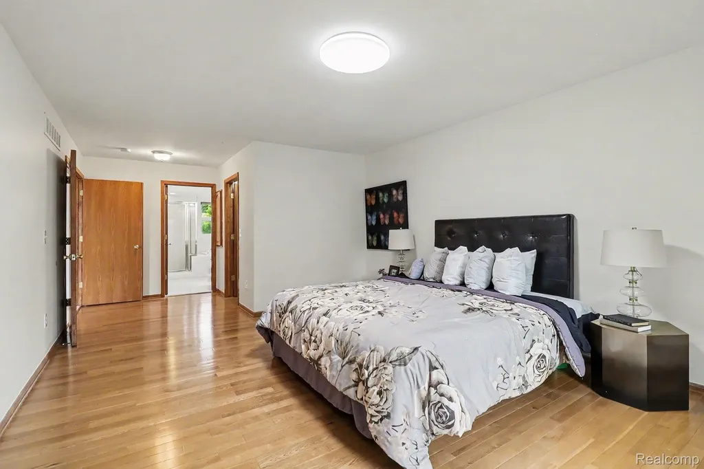 55206 Leonard Court Shelby Charter Township MI 48316