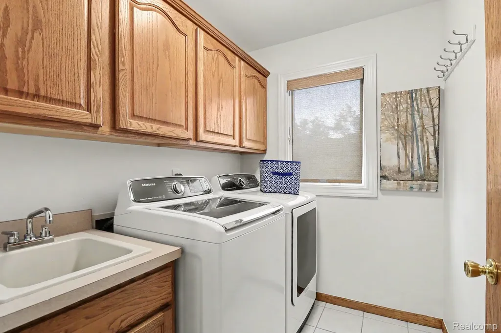 55206 Leonard Court Shelby Charter Township MI 48316