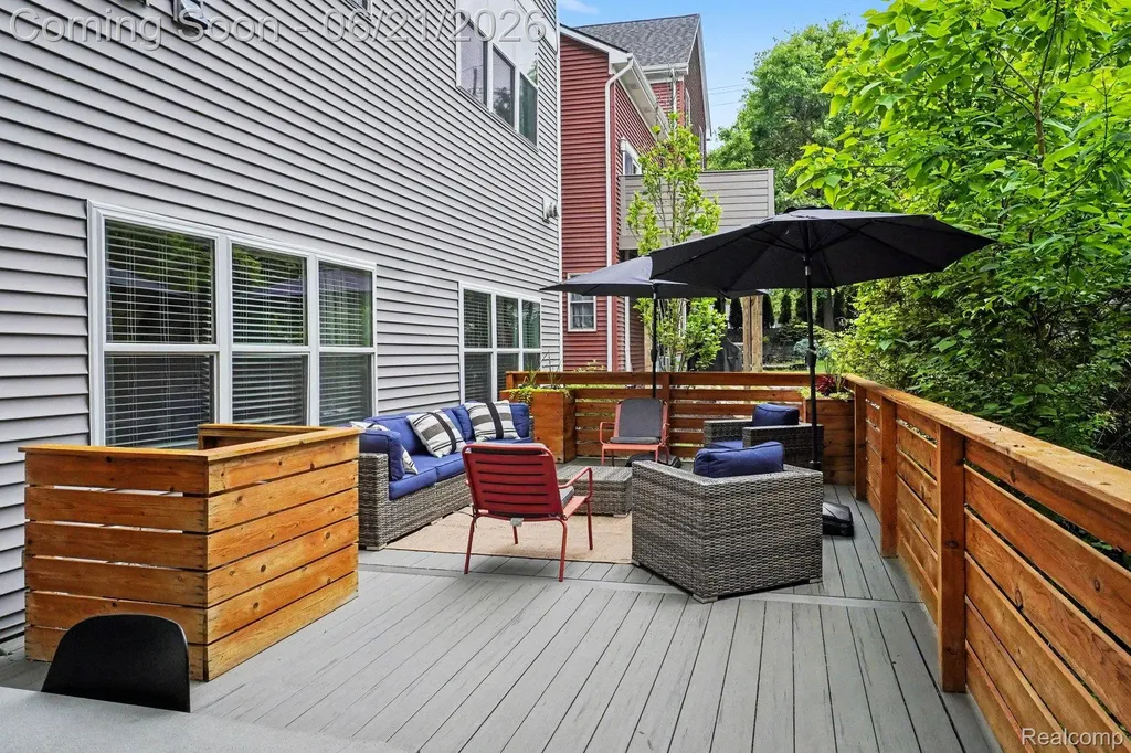 220 Turnberry Court Milford Village MI 48381