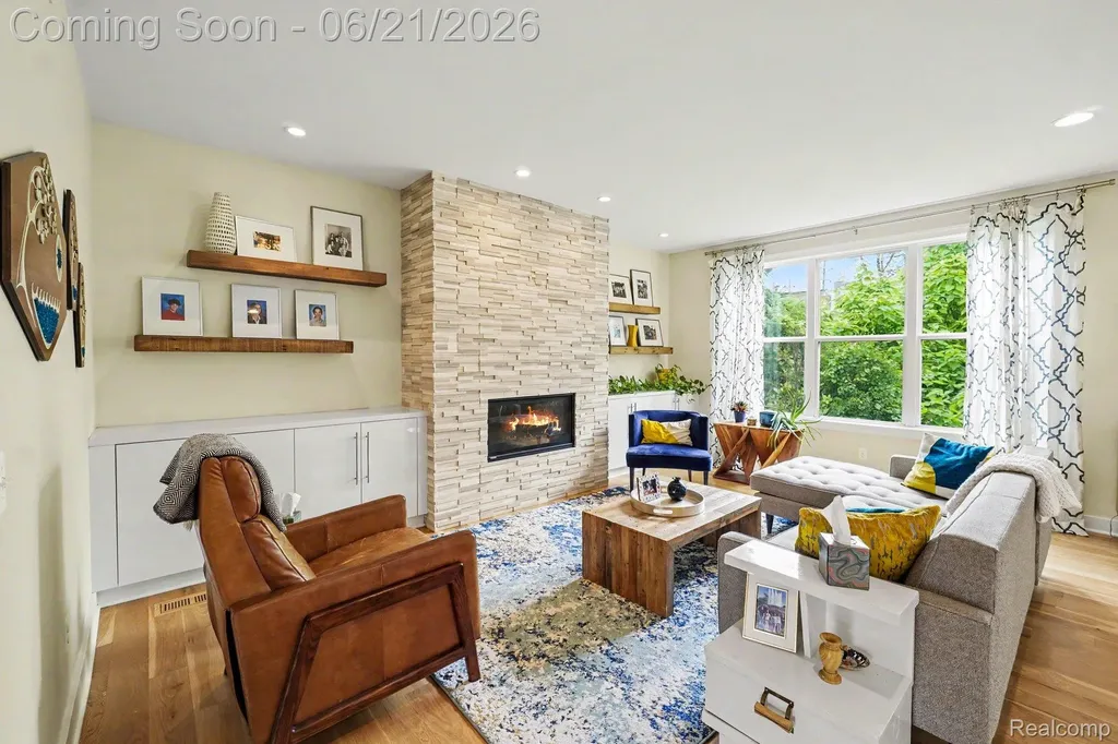 220 Turnberry Court Milford Village MI 48381