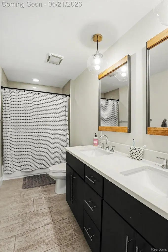 220 Turnberry Court Milford Village MI 48381