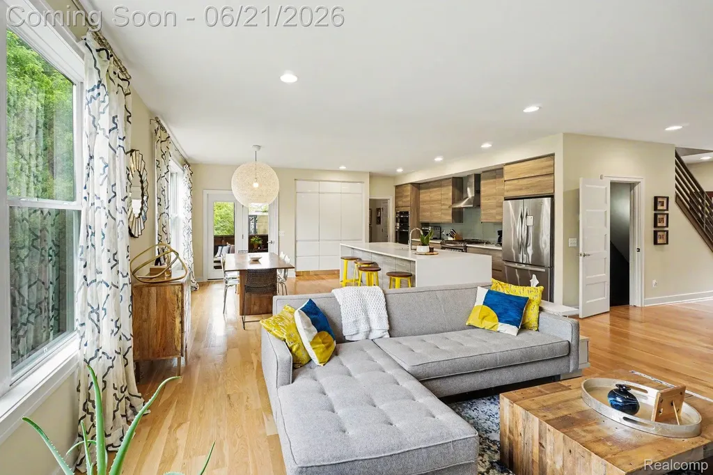 220 Turnberry Court Milford Village MI 48381