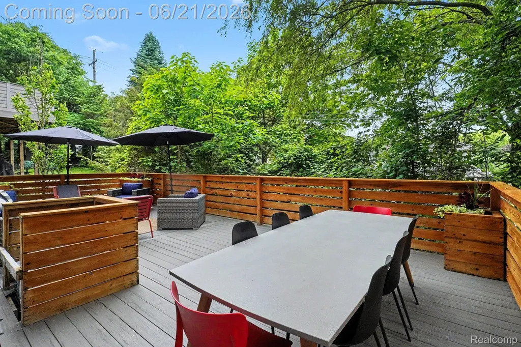 220 Turnberry Court Milford Village MI 48381