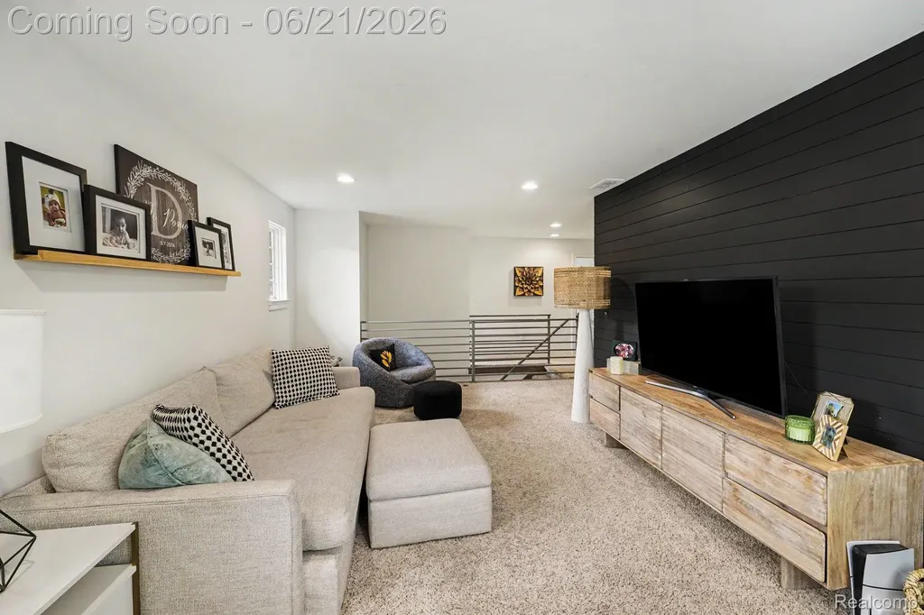 220 Turnberry Court Milford Village MI 48381