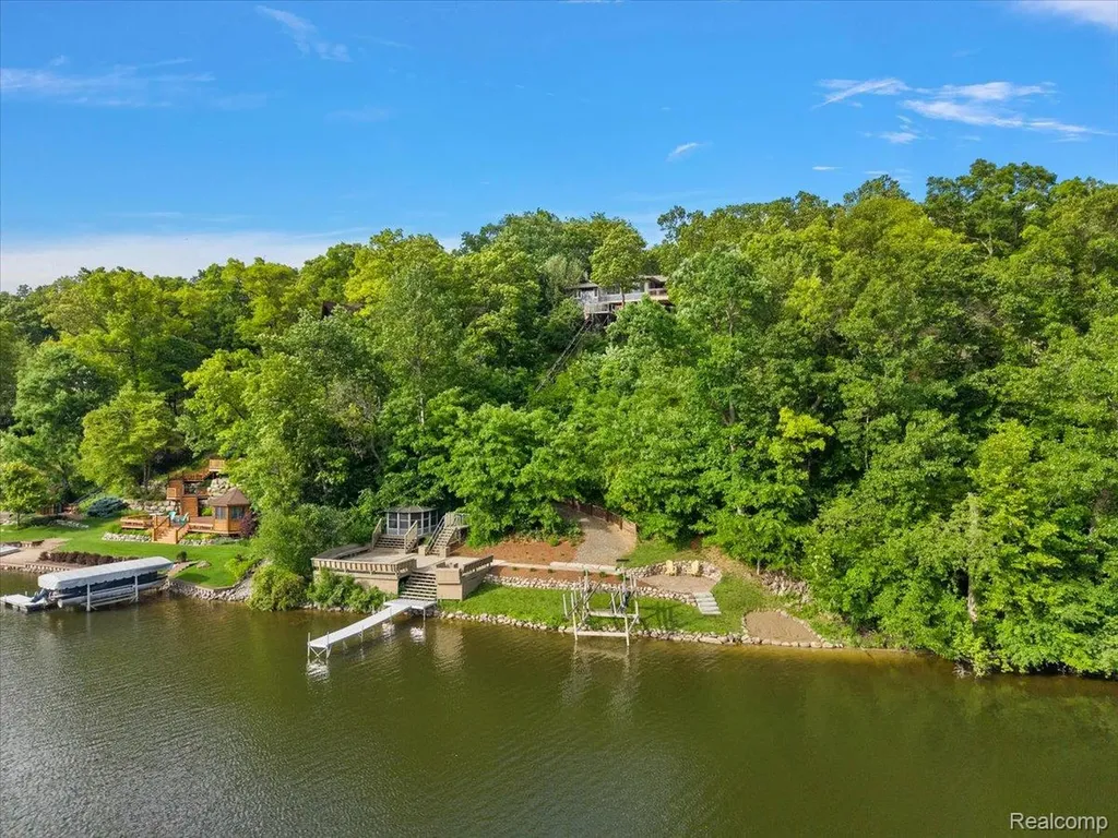 7291 Parkwood Drive Tyrone Township MI 48430